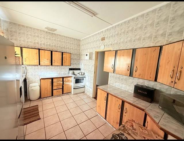 3 BEDROOM HOUSE FOR SALE IN VANDERBIJLPARK CW 3